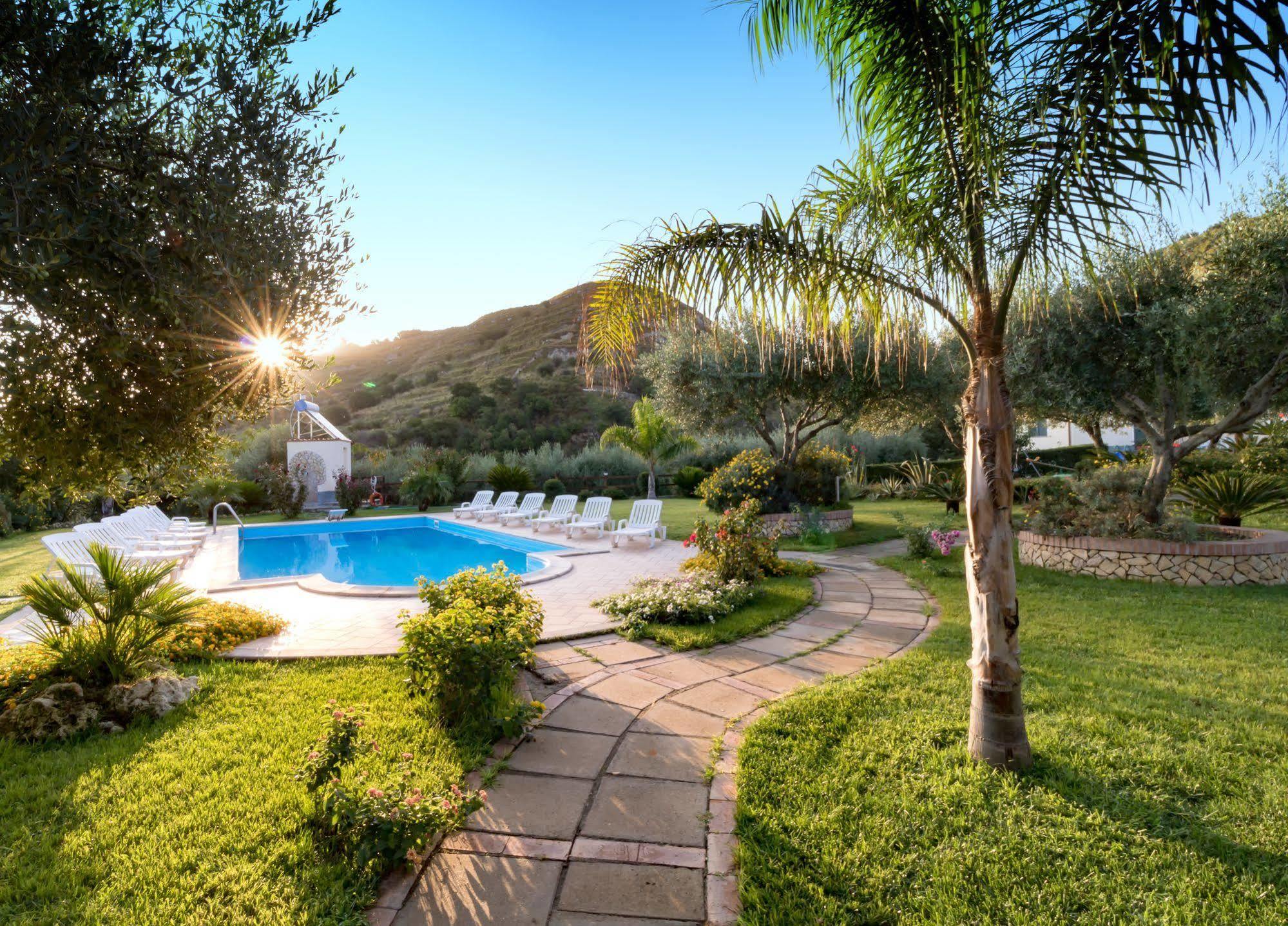Villa Garden Drapia Esterno foto