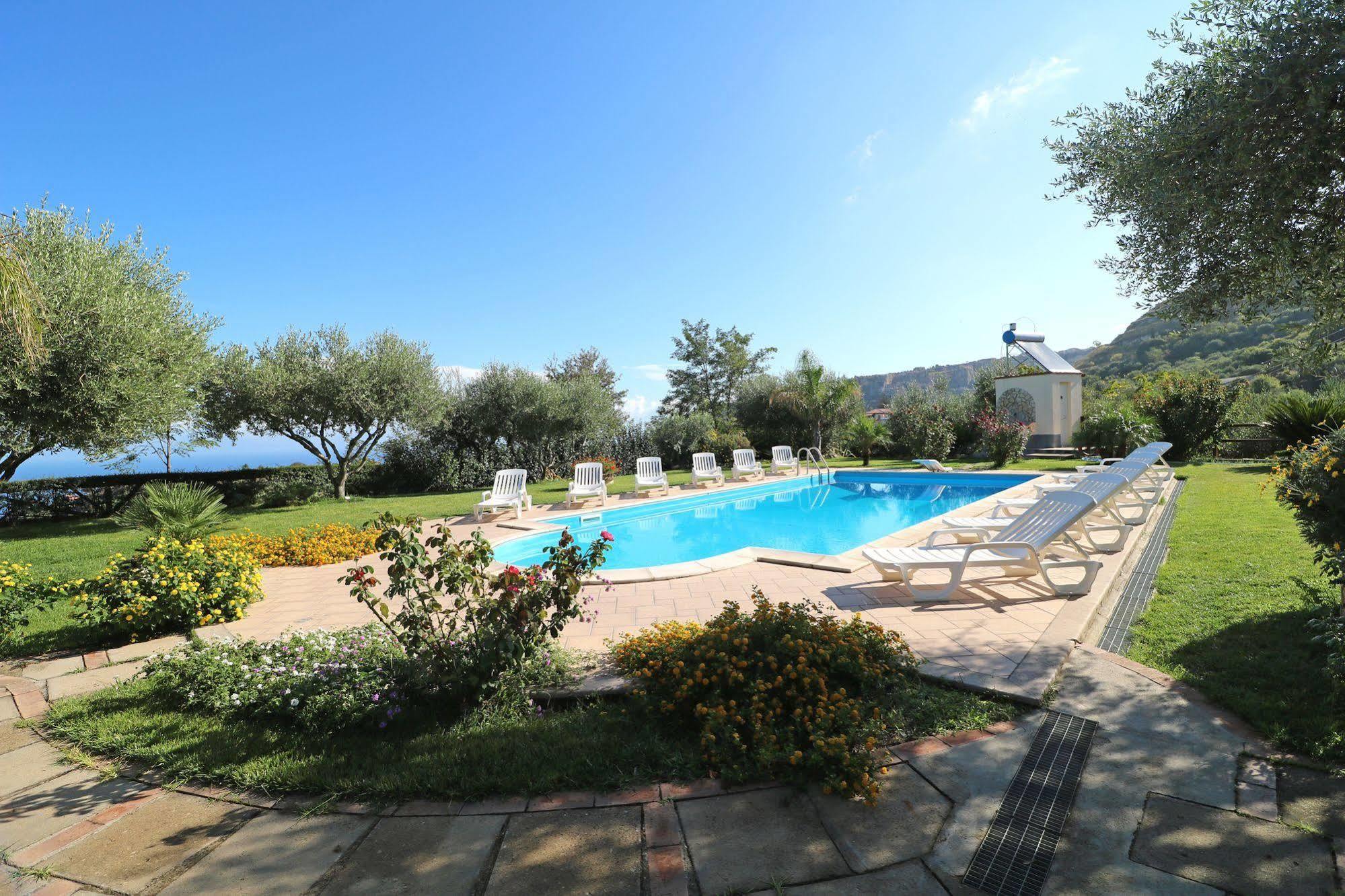 Villa Garden Drapia Esterno foto